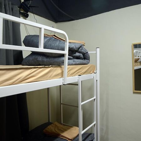 Kimchee Busan Station Guesthouse Екстер'єр фото