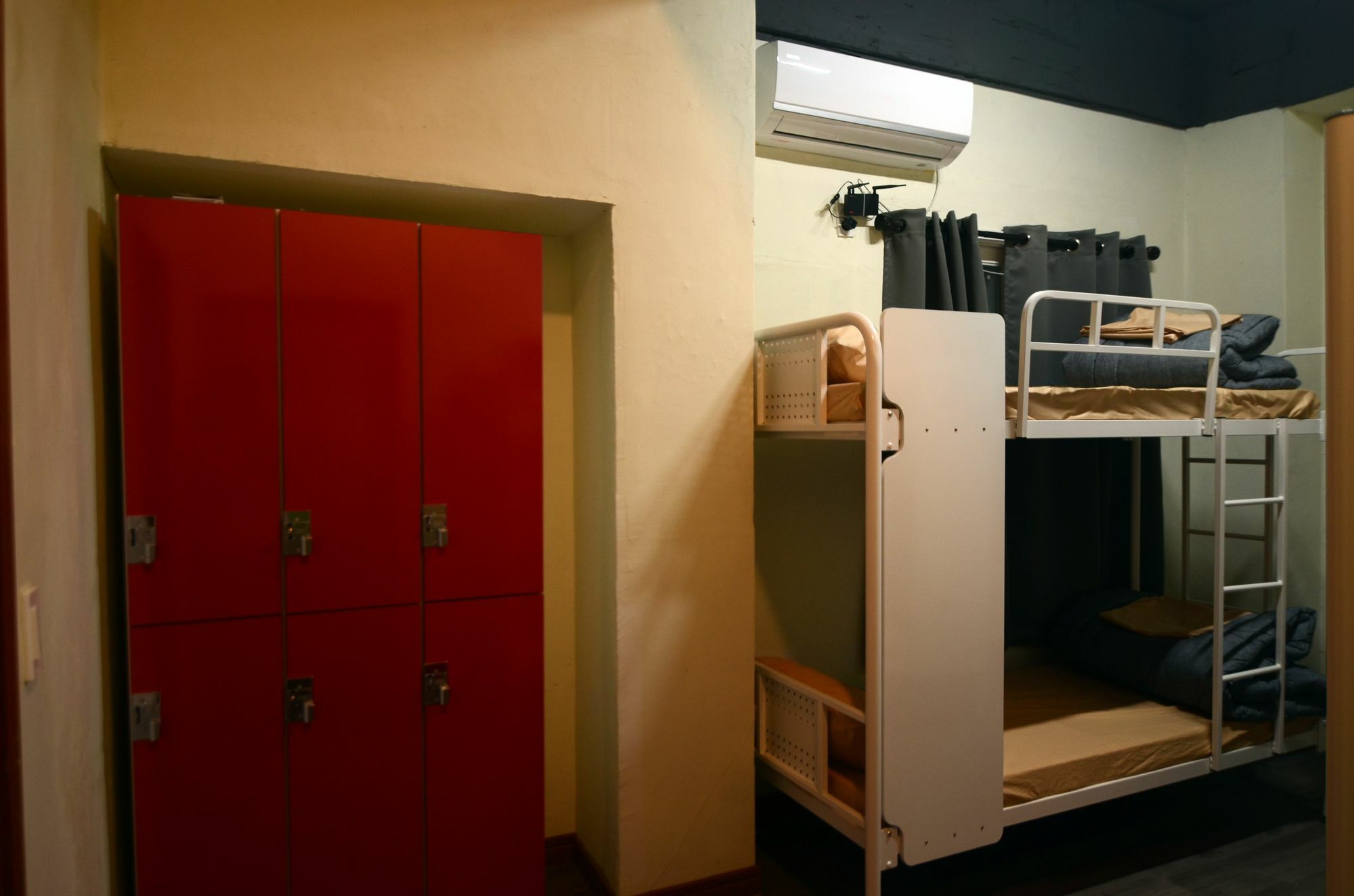Kimchee Busan Station Guesthouse Екстер'єр фото