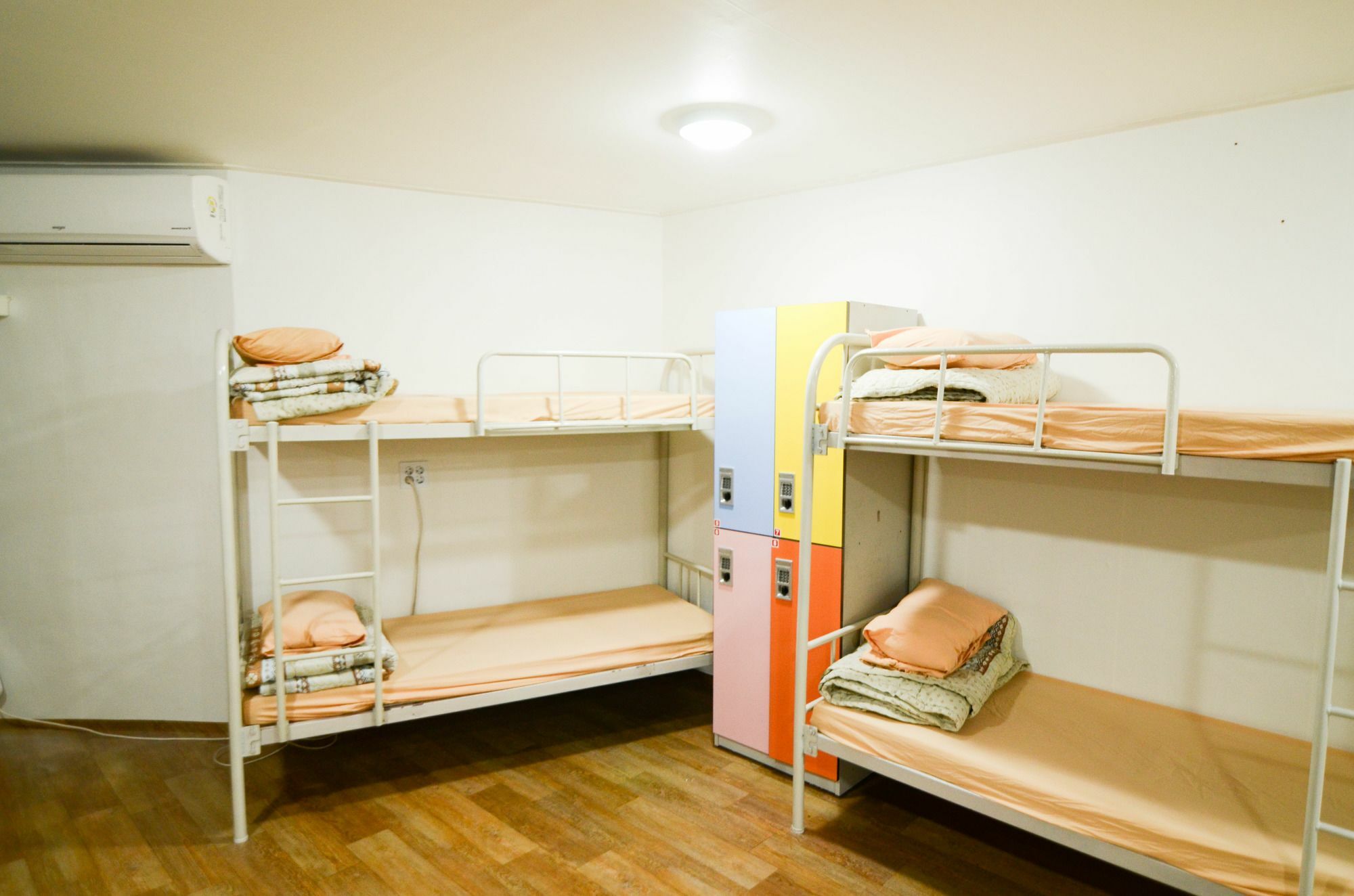 Kimchee Busan Station Guesthouse Екстер'єр фото