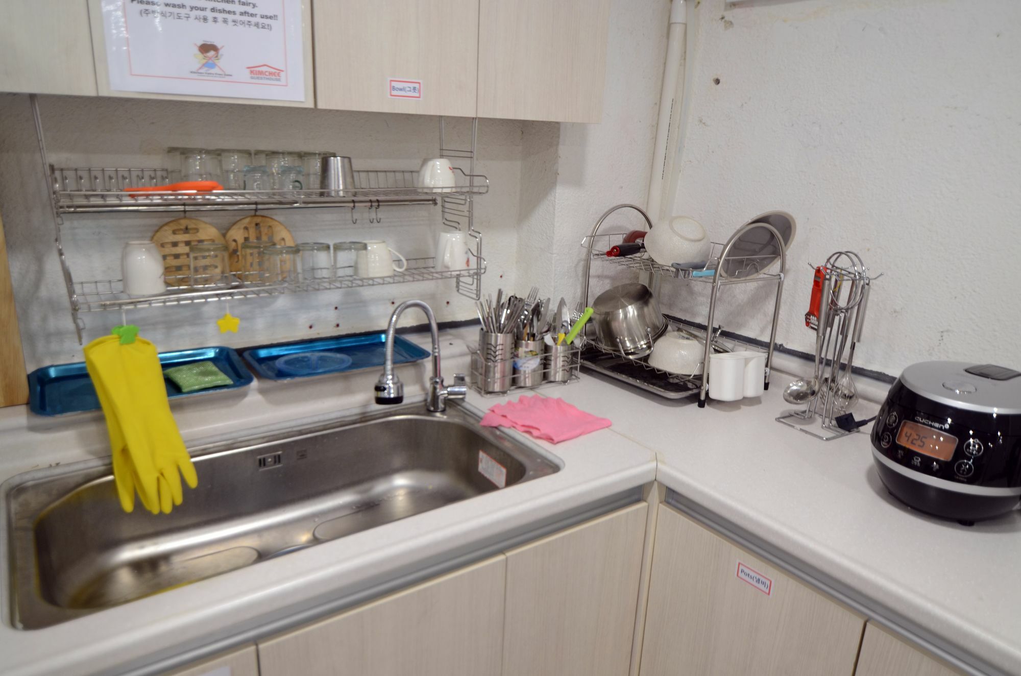 Kimchee Busan Station Guesthouse Екстер'єр фото