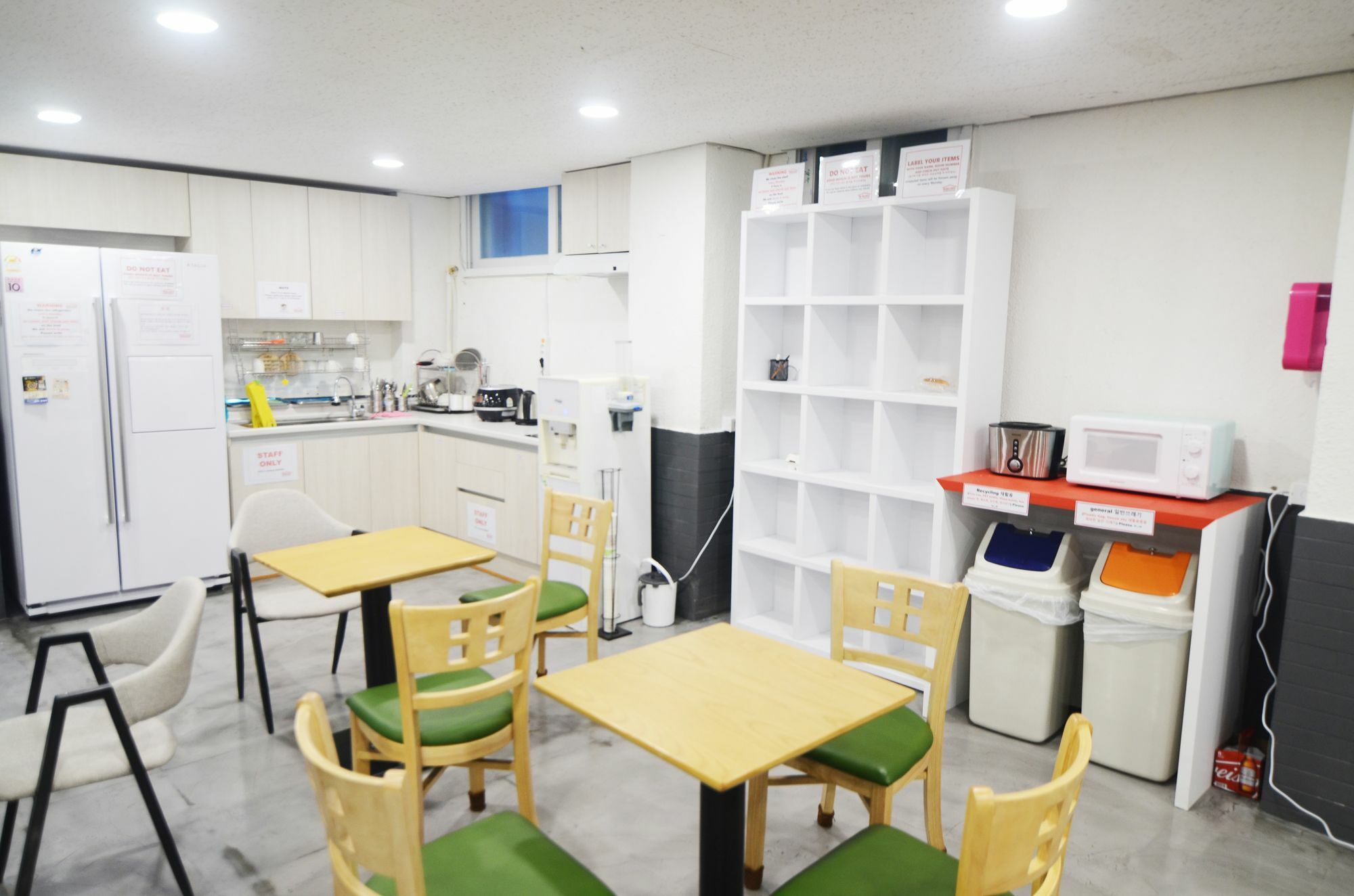 Kimchee Busan Station Guesthouse Екстер'єр фото