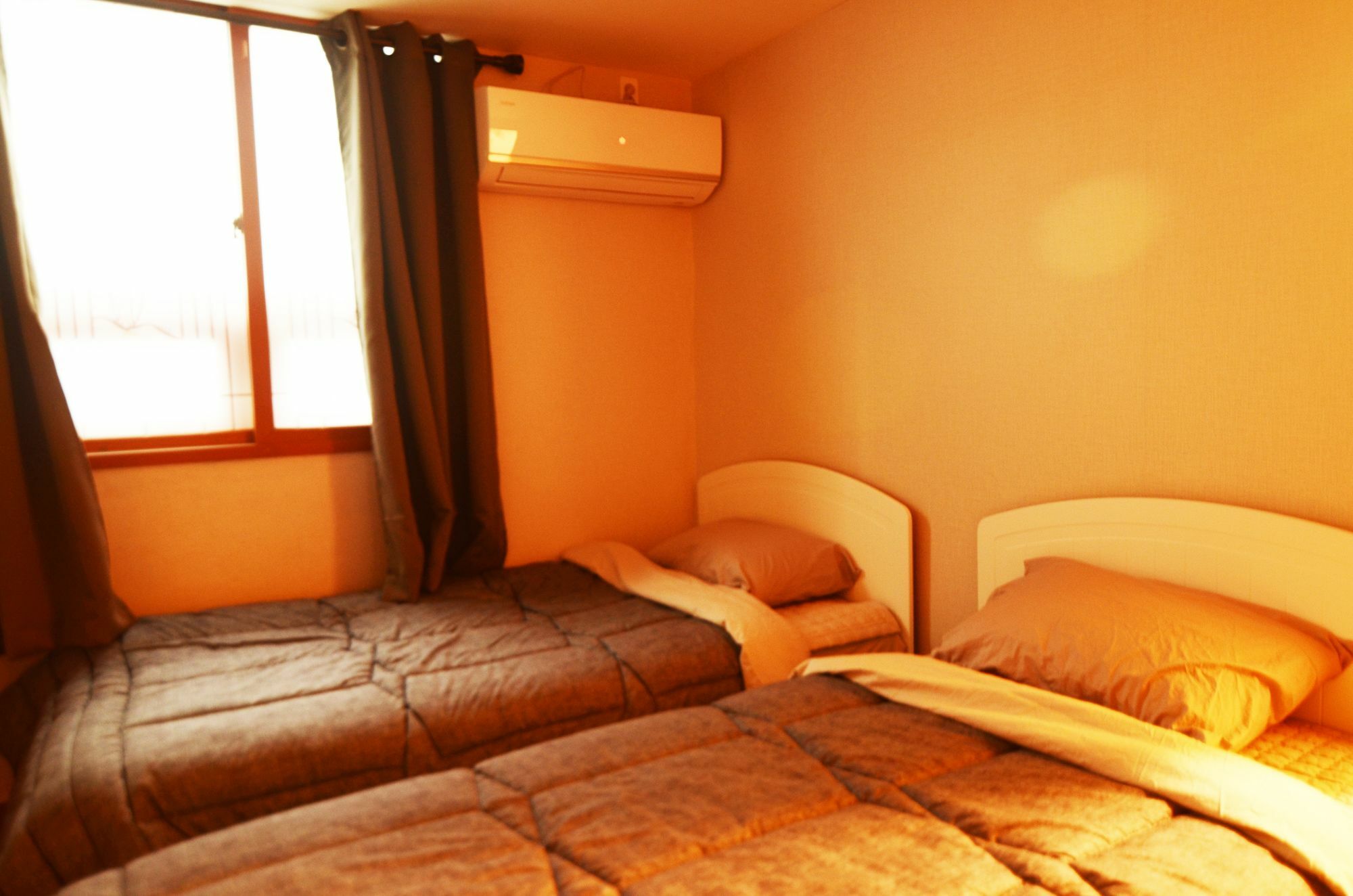 Kimchee Busan Station Guesthouse Екстер'єр фото